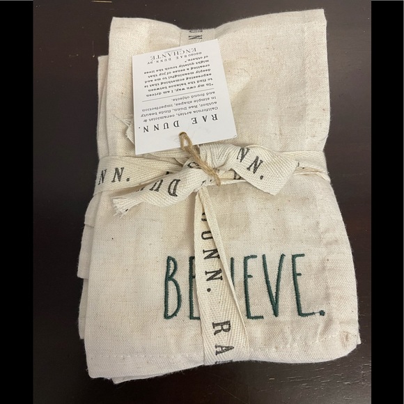 NWT Set of 4 Embroidered Rae Dunn Napkins BELIEVE MERRY FA LA LA SANTA - Picture 2 of 7